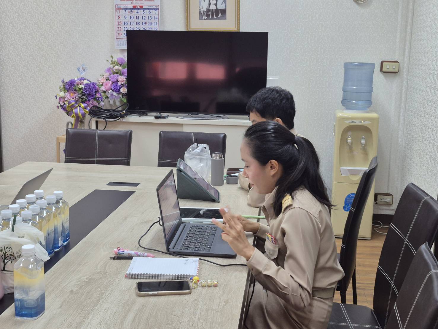 title - สวผ.จัดกิจกรรม Unit School ประจำปี 2569 หัวข้อ เรื่อง บทสนทนาภาษาอังกฤษสำหรับพิชิตข้อสอบ ก.พ.
